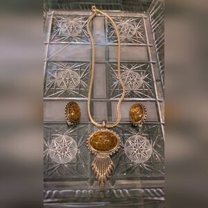 Vintage necklace and clip earrings set